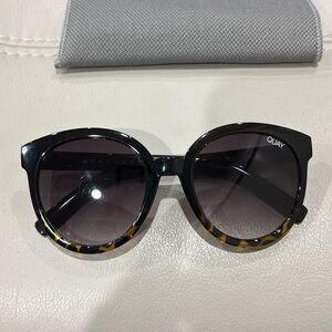 QUAY AUSTRALIA HIGH TEA ROUND OVERSIZED SUNGLASSES